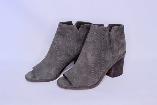 NWT Vince Camuto Booties